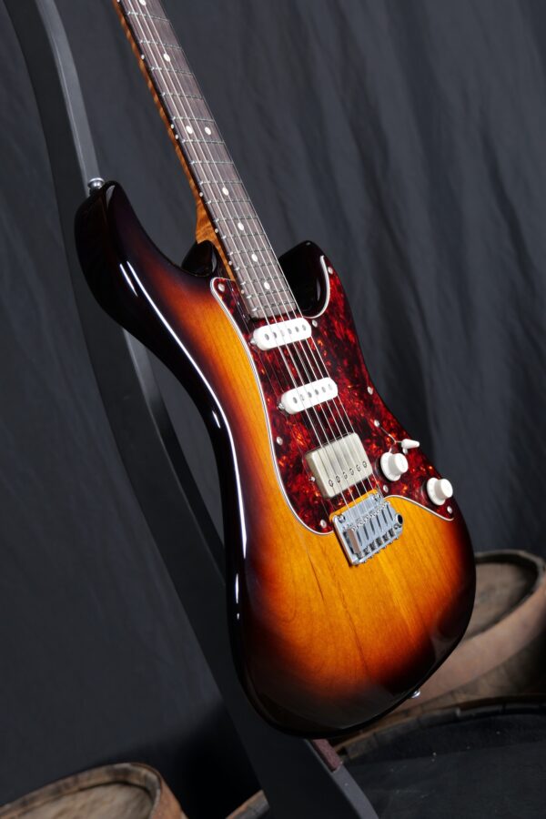 Patrick James Eggle 96 Vintage - 3 Tone Sunburst - Image 4