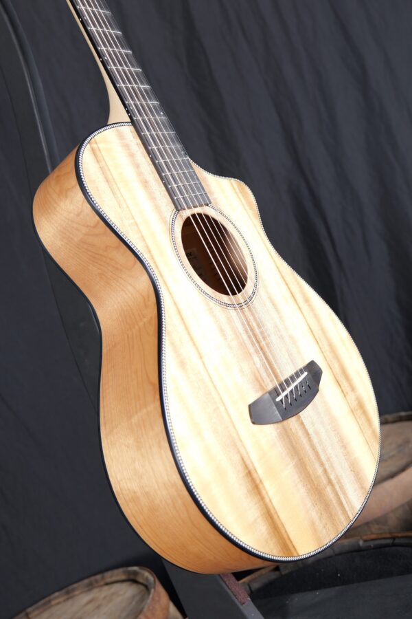 Breedlove Oregon Concertina CE Myrtlewood/Myrtlewood - Natural - Image 4