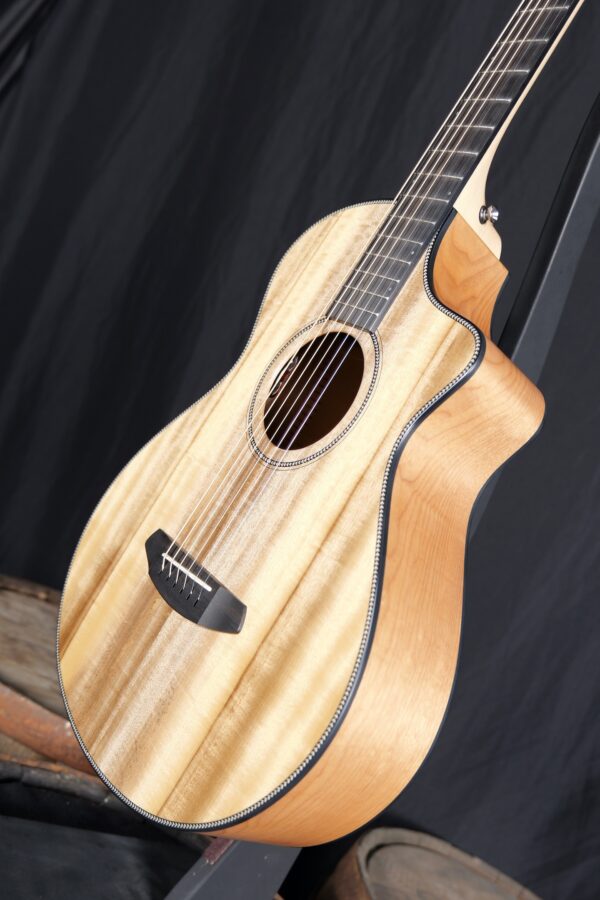 Breedlove Oregon Concertina CE Myrtlewood/Myrtlewood - Natural - Image 5